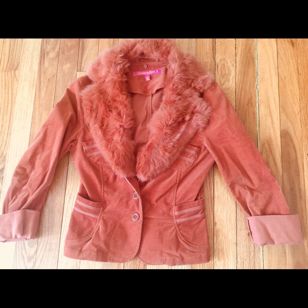 100% rabbit fur collar jacket.